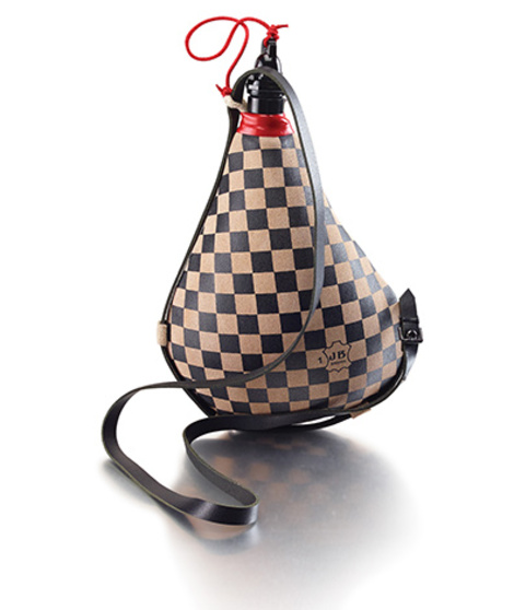 JB BOTA VINO RECTA CUADRO NEGRO 1L